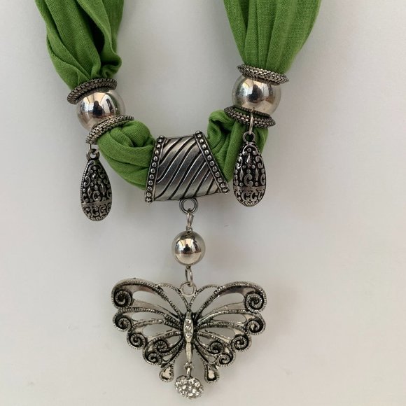 Gorgeous Green Fashion Scarf NWOT - Picture 2 of 12